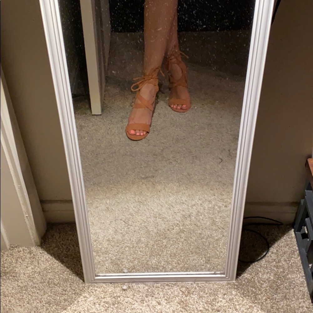 🚫 SOLD — Blush strappy heel